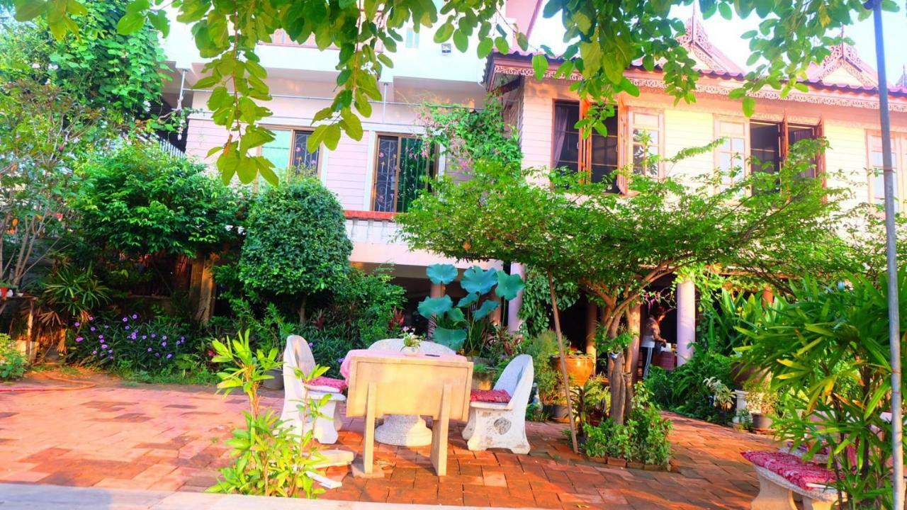 Bed and Breakfast Loy Manee House Ayutthaya Exteriér fotografie