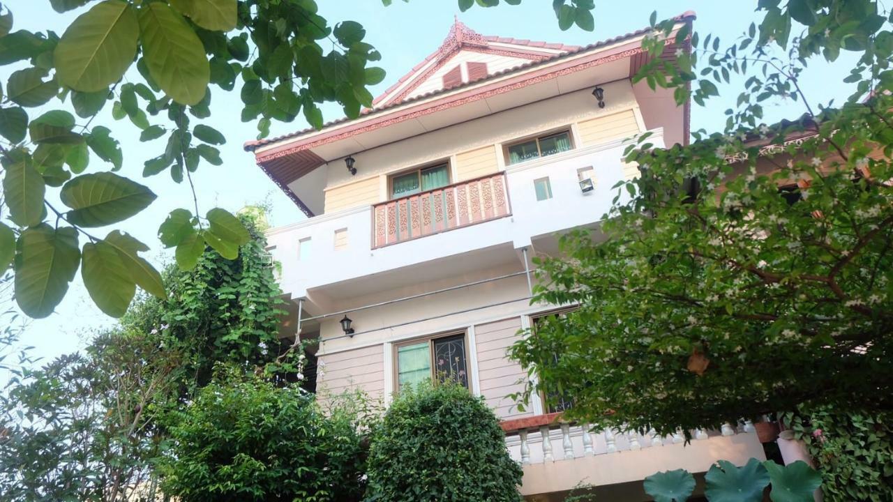 Bed and Breakfast Loy Manee House Ayutthaya Exteriér fotografie